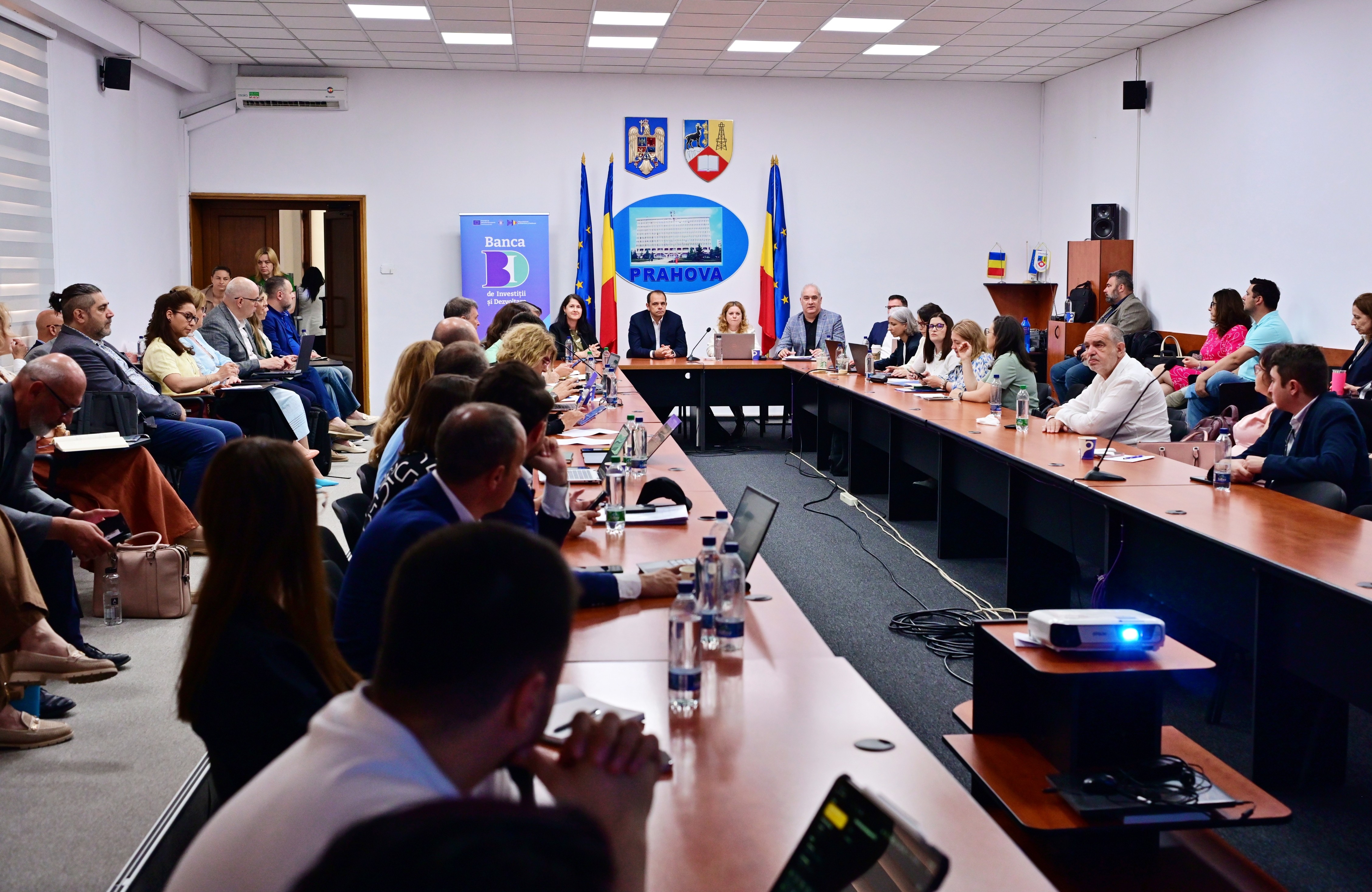 Mediul de afaceri prahovean, consultat cu privire la lansarea instrumentului financiar a tehnologiilor STEP