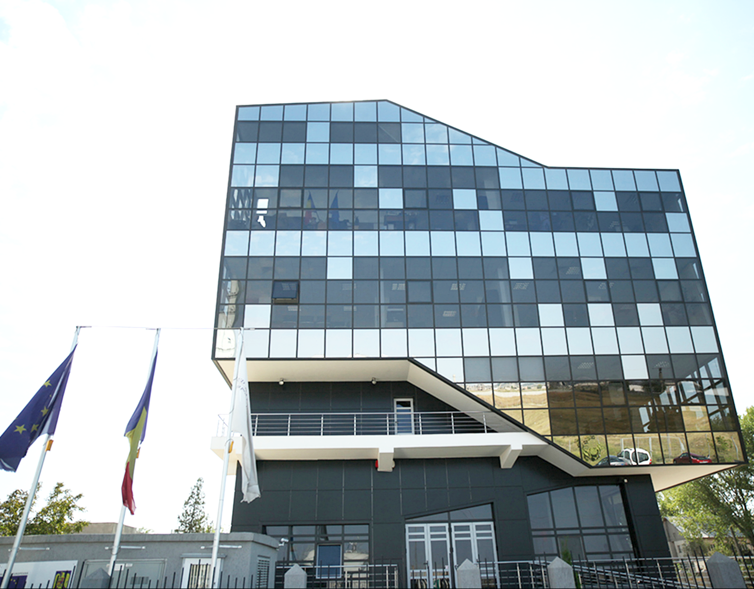 Conferința online „Valori europene în cadrul regiunilor din România”, dedicată autorităților publice locale și județene