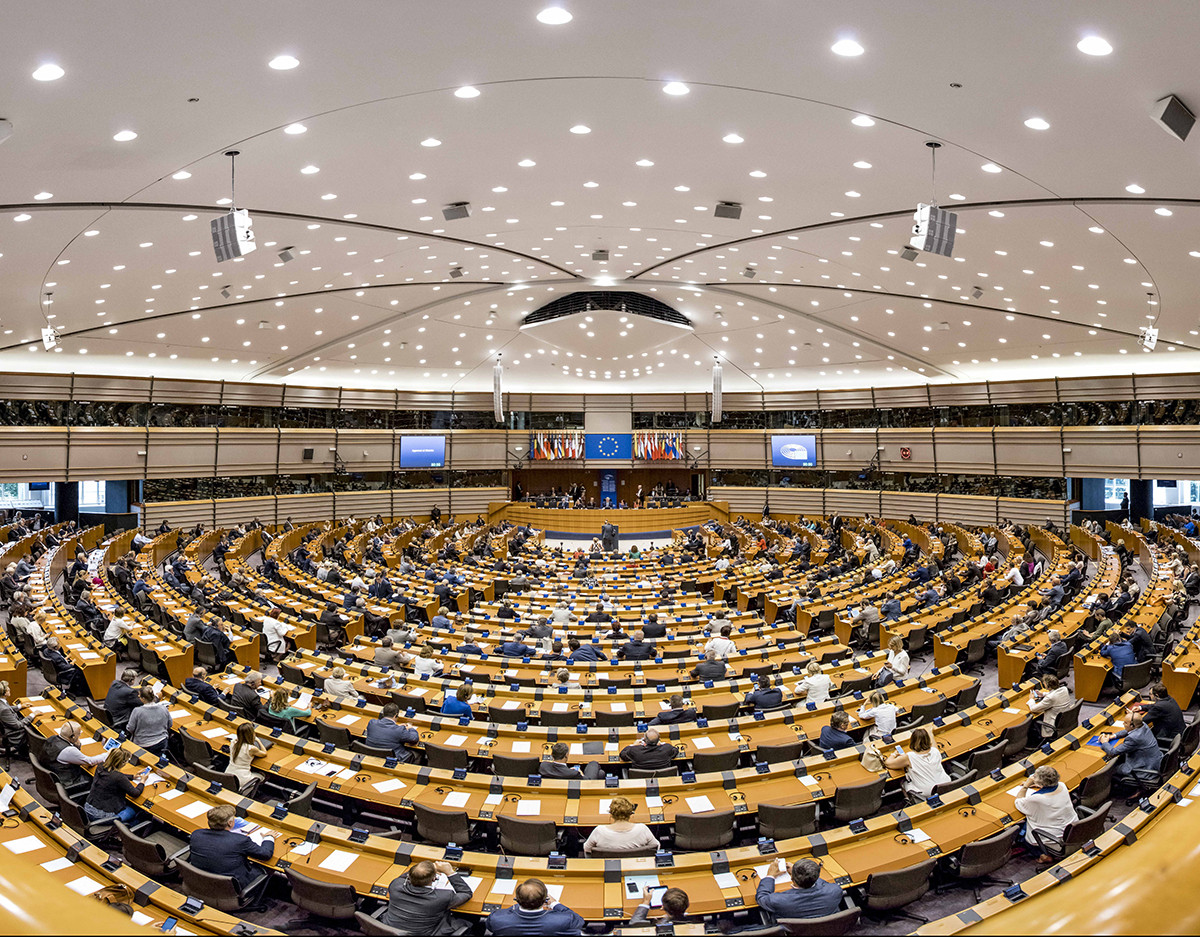 Pachetul de coeziune, cu o valoare totală de 243 de miliarde de euro, adoptat de Parlamentul European